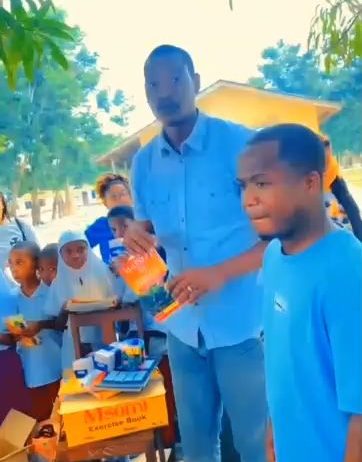 Anil Akitembelea Watoto Wenye Mahitaji Maalumu. Mtwala. Shule ya Nanguluwe